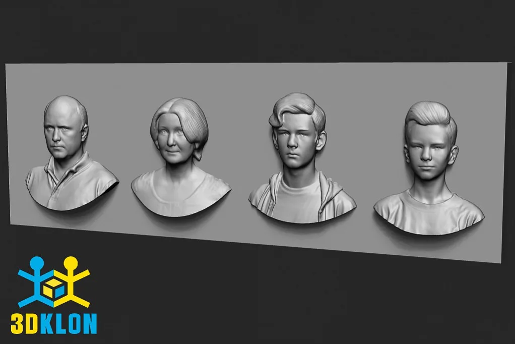Барельеф из четырех портретов членов семьи, выполненный методом 3D-моделирования