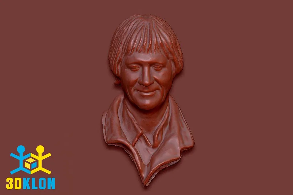 Цифровой 3D-барельеф с портретом улыбающегося мужчины